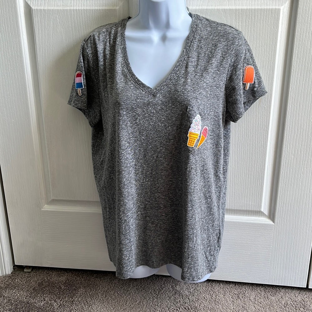 Universal thread T-shirt for women.  Size M